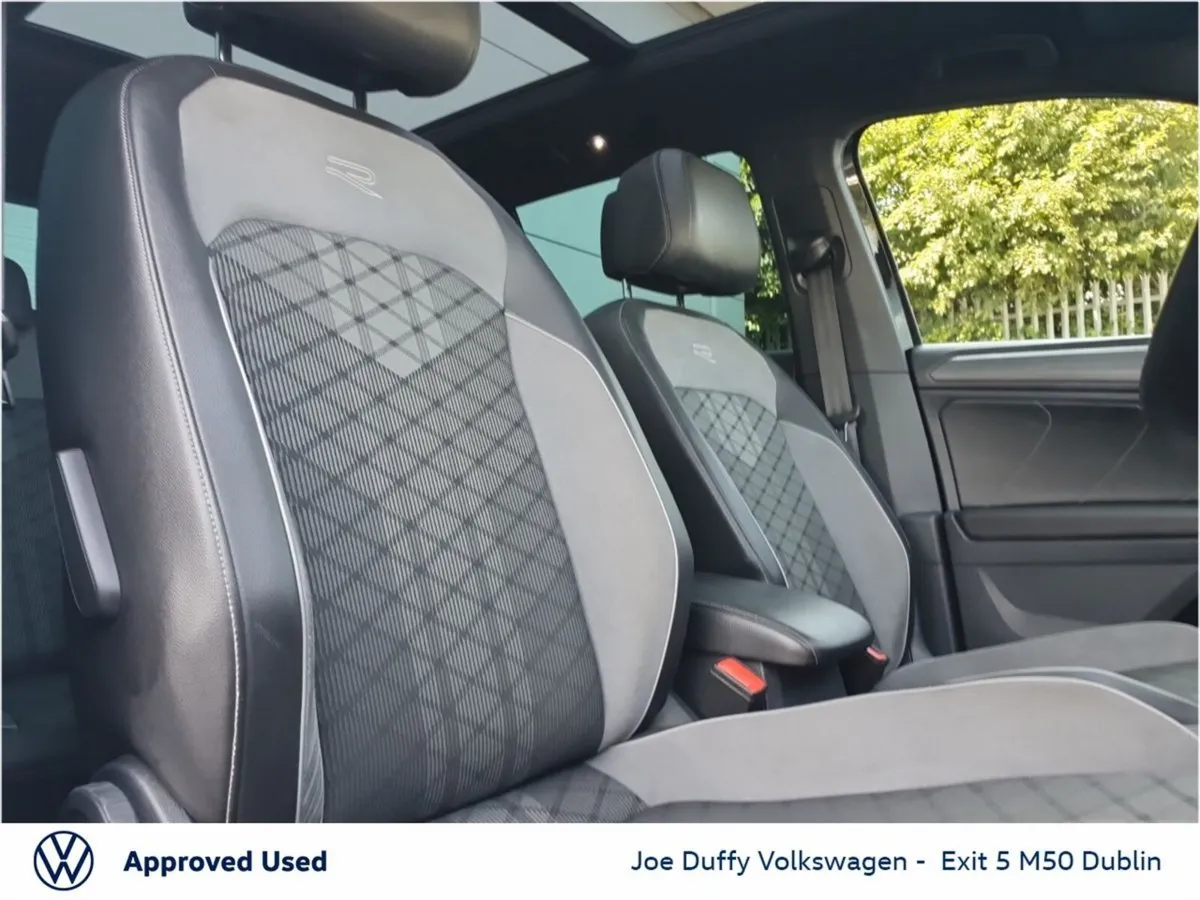 Volkswagen Tiguan SUV, Petrol Plug-in Hybrid, 2023, Black