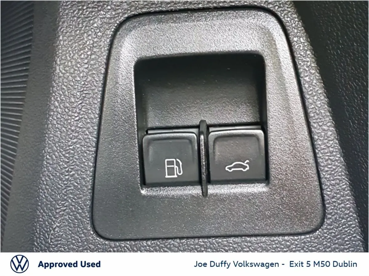 Volkswagen Tiguan SUV, Petrol Plug-in Hybrid, 2023, Black
