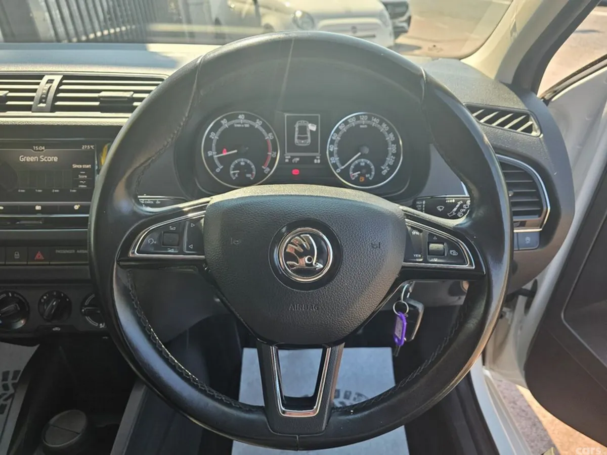Skoda Fabia Hatchback, Petrol, 2020, White