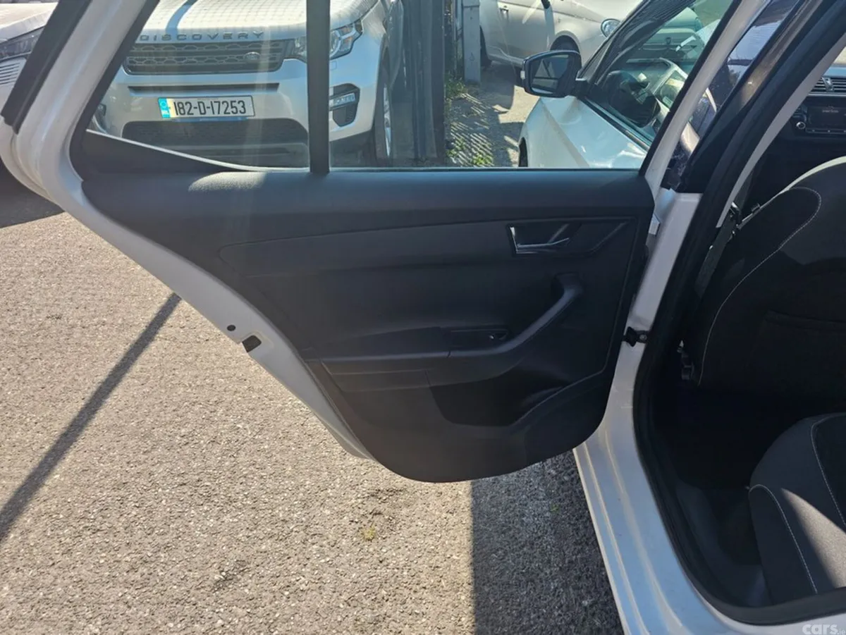 Skoda Fabia Hatchback, Petrol, 2020, White