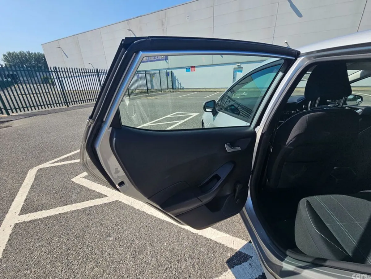 Ford Fiesta Hatchback, Petrol, 2018, Grey