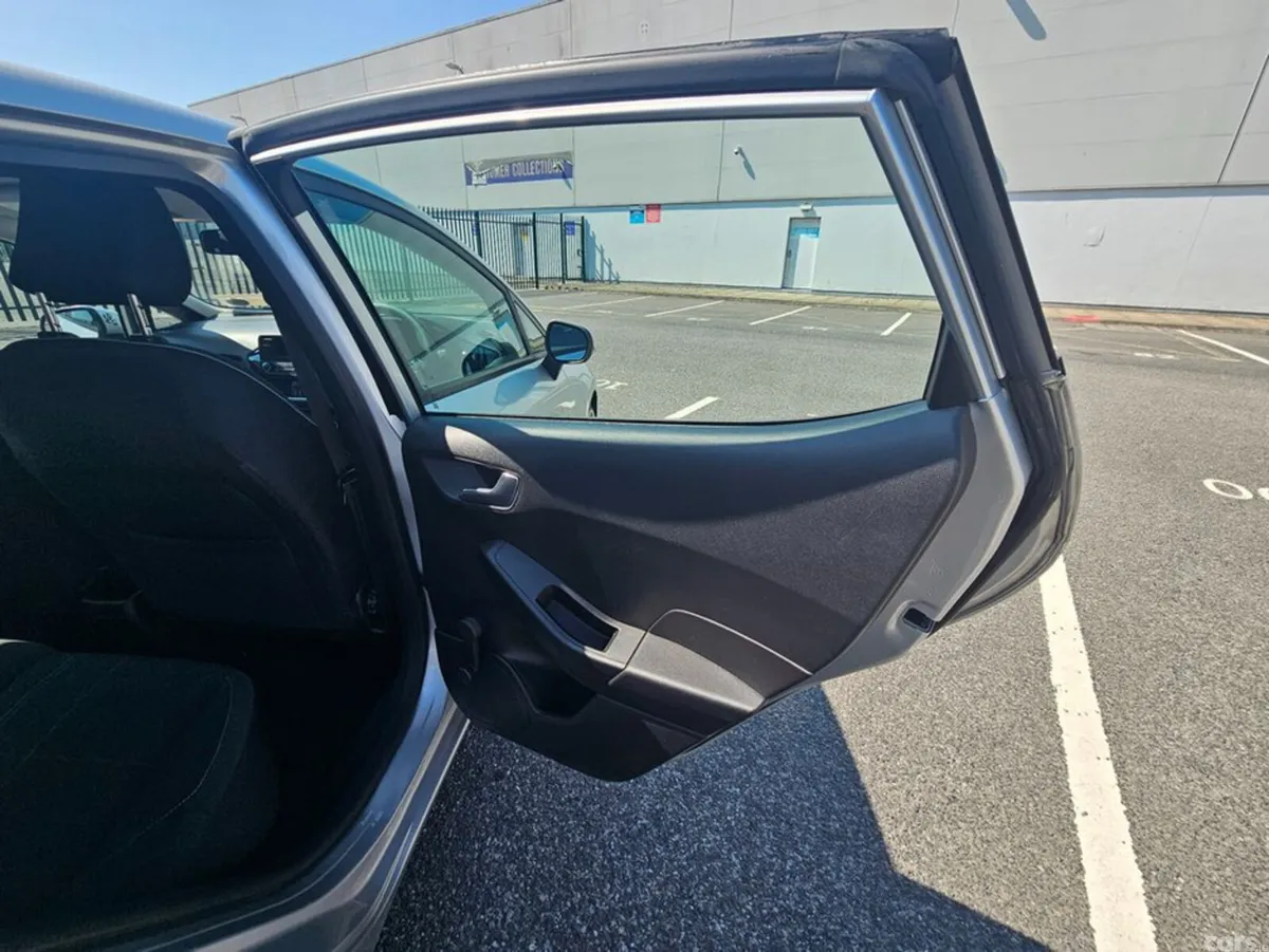 Ford Fiesta Hatchback, Petrol, 2018, Grey