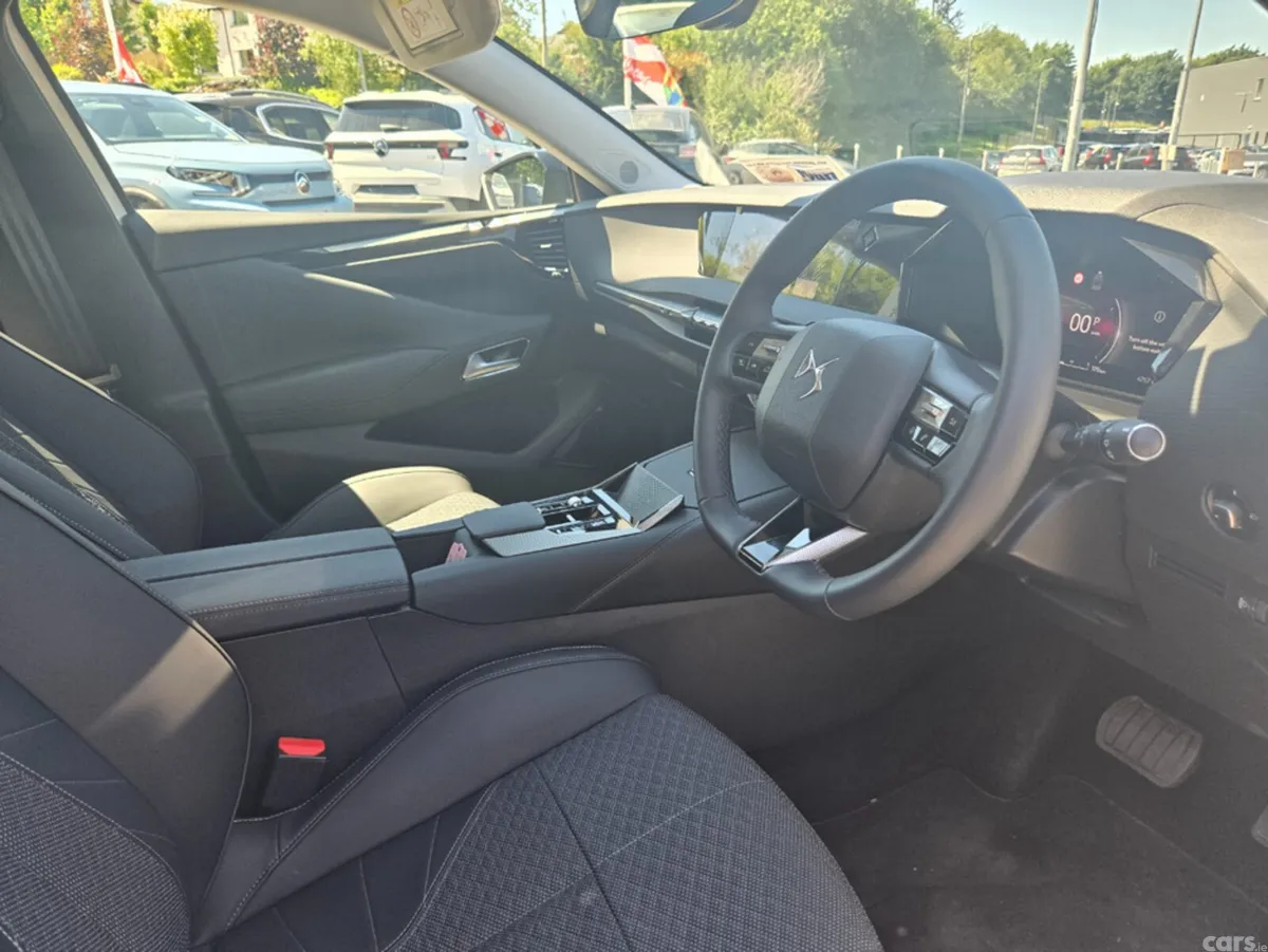 DS Automobiles DS 4 MPV, Petrol, 2026, White