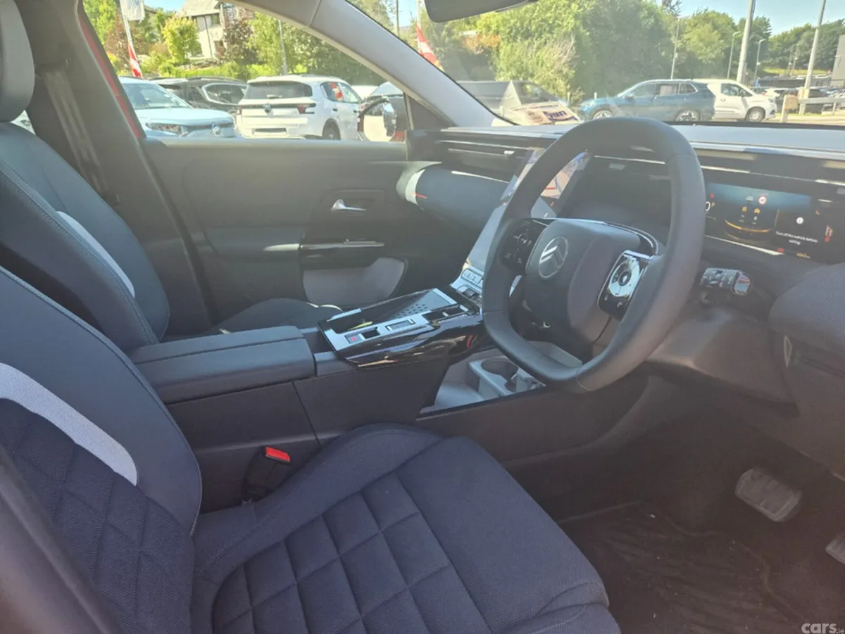 Citroen C5 Aircross MPV, Petrol Hybrid, 2026, Red