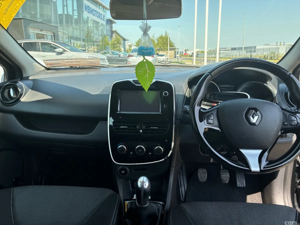 Renault Clio Hatchback, Petrol, 2016, Black