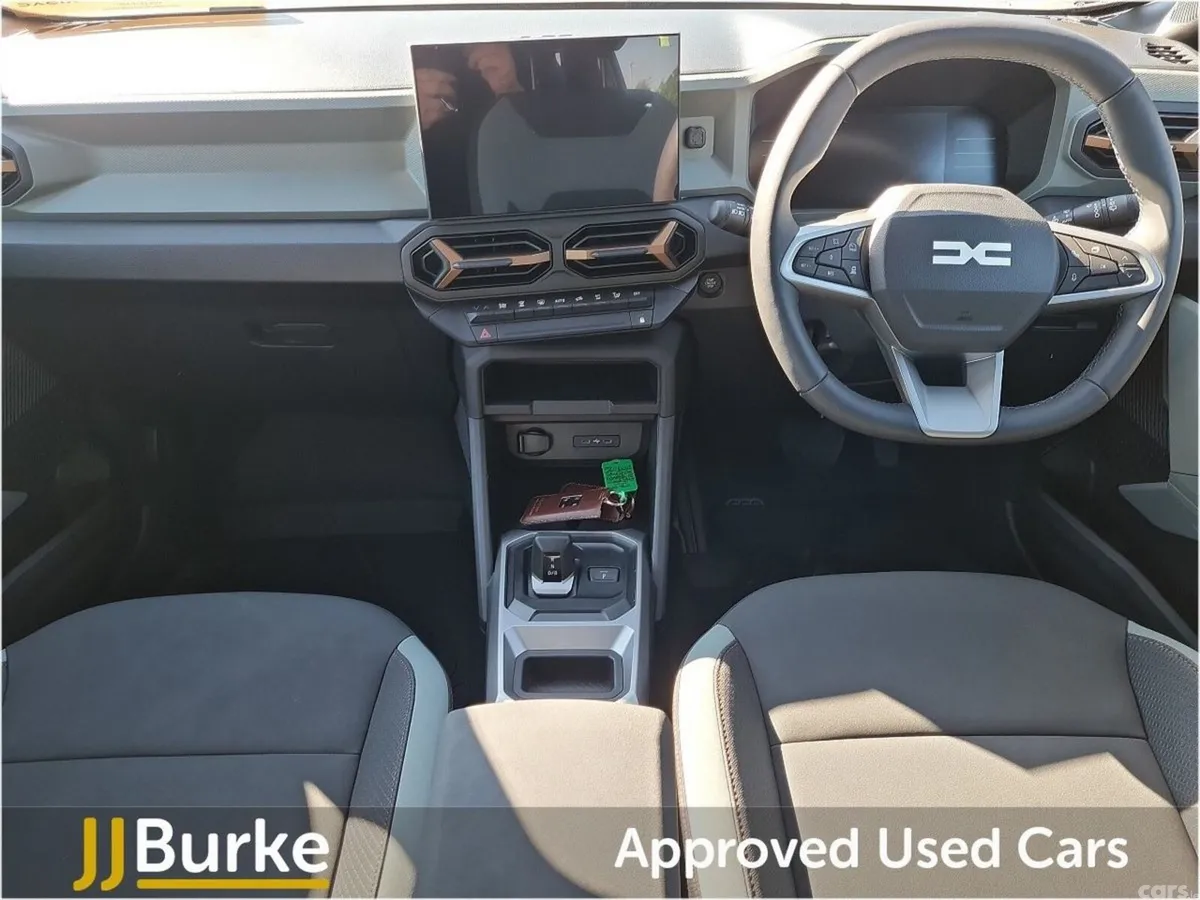 Dacia Duster SUV, Petrol Hybrid, 2026, Beige