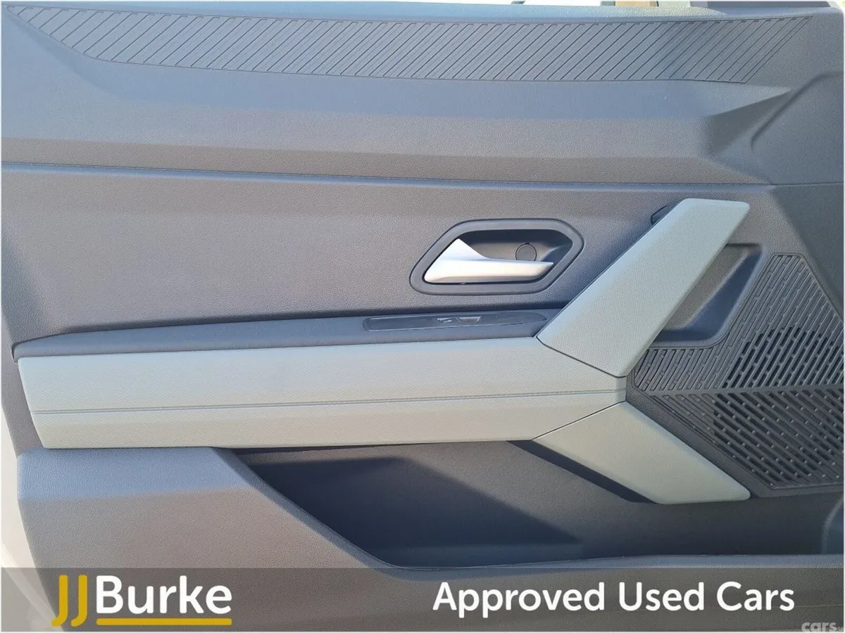 Dacia Duster SUV, Petrol Hybrid, 2026, Beige