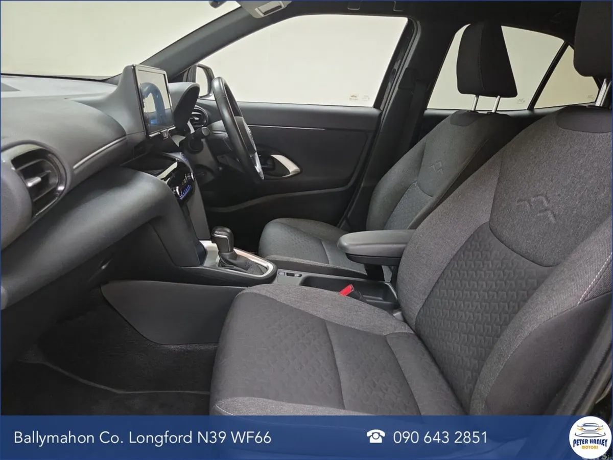 Toyota Yaris Cross SUV, Petrol Hybrid, 2023, Black