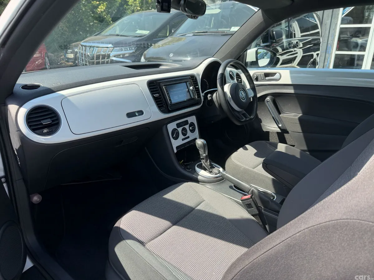 Volkswagen Beetle Coupe, Petrol, 2013, White