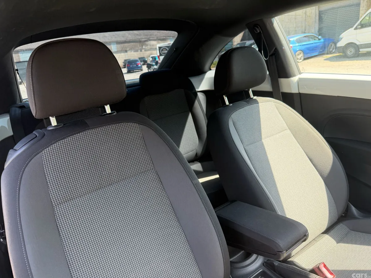 Volkswagen Beetle Coupe, Petrol, 2013, White