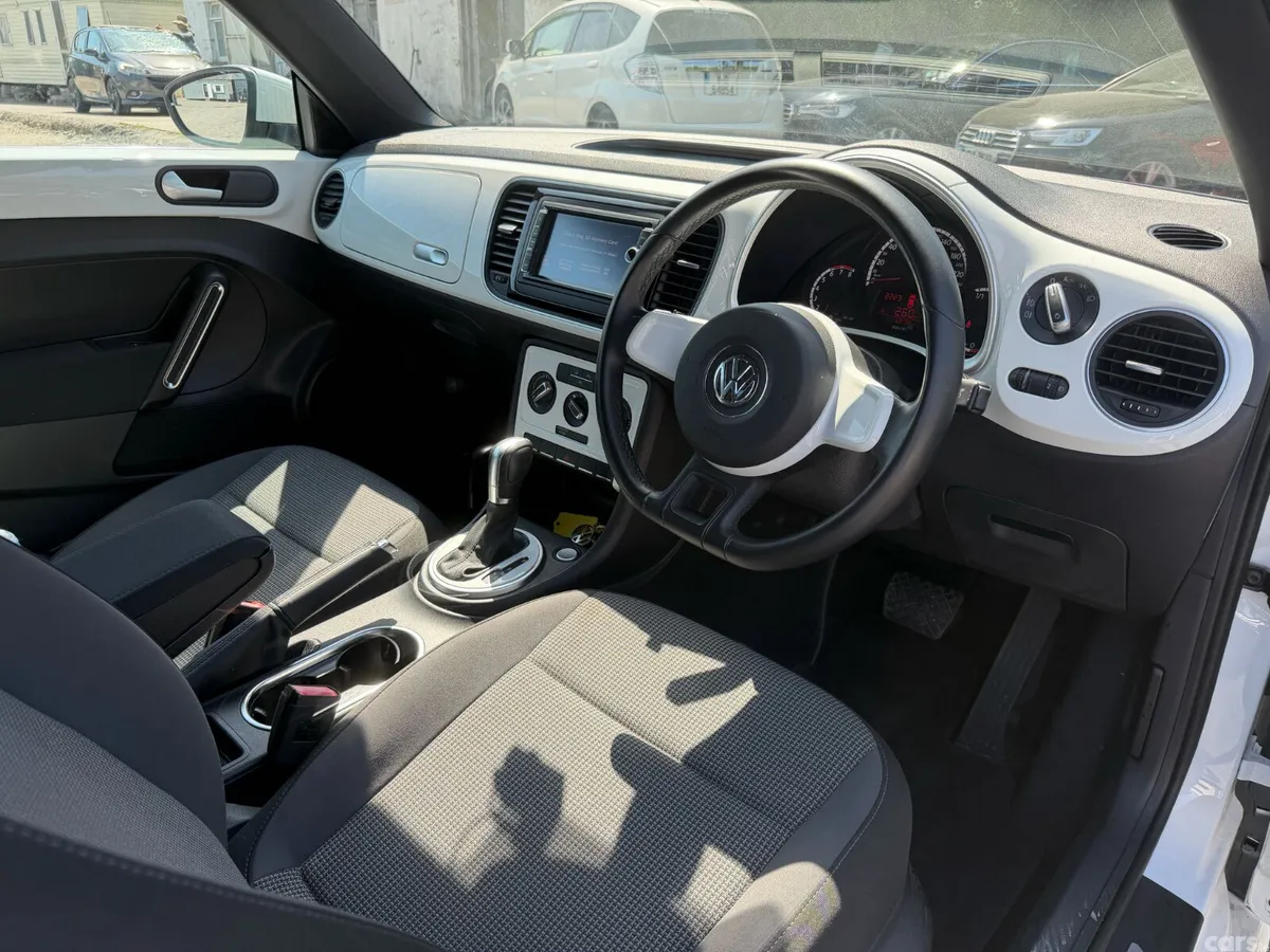 Volkswagen Beetle Coupe, Petrol, 2013, White