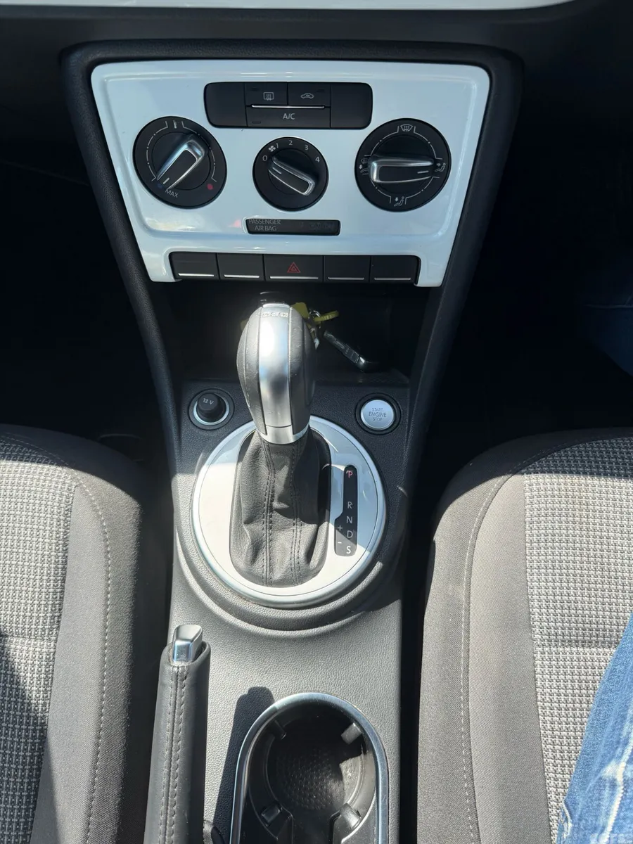 Volkswagen Beetle Coupe, Petrol, 2013, White