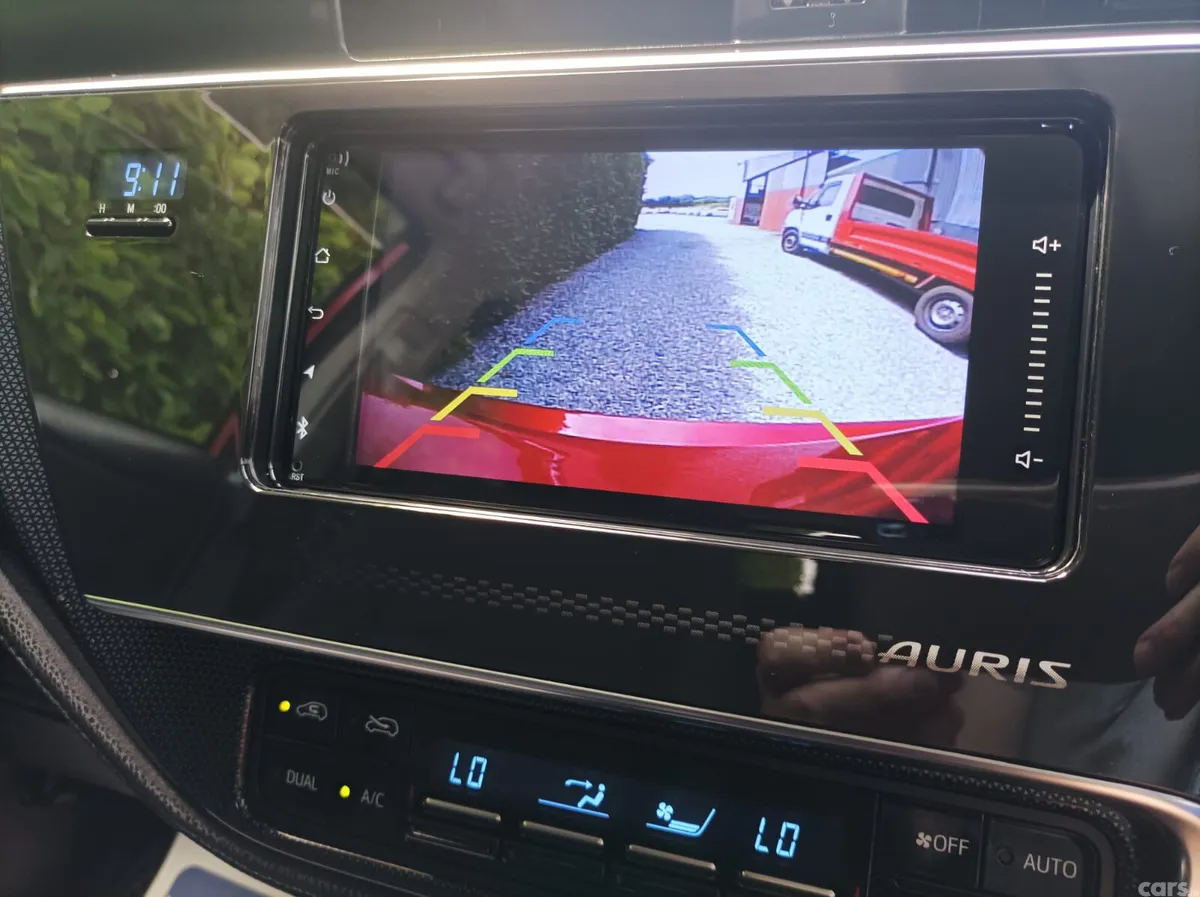 Toyota Auris Hatchback, Petrol, 2017, Red