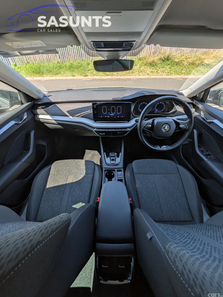 Skoda Octavia Saloon, Petrol Hybrid, 2024, Grey