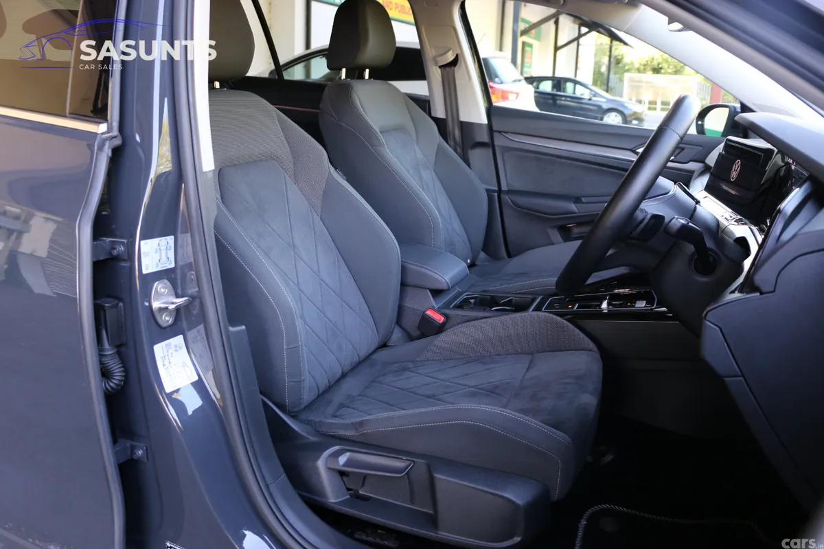 Volkswagen Golf Hatchback, Petrol Hybrid, 2023, Grey