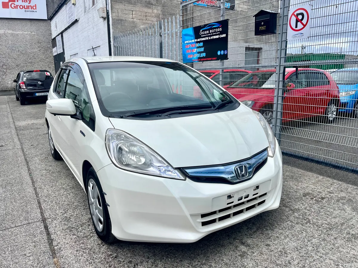 Honda Fit Hatchback, Petrol Hybrid, 2013, White