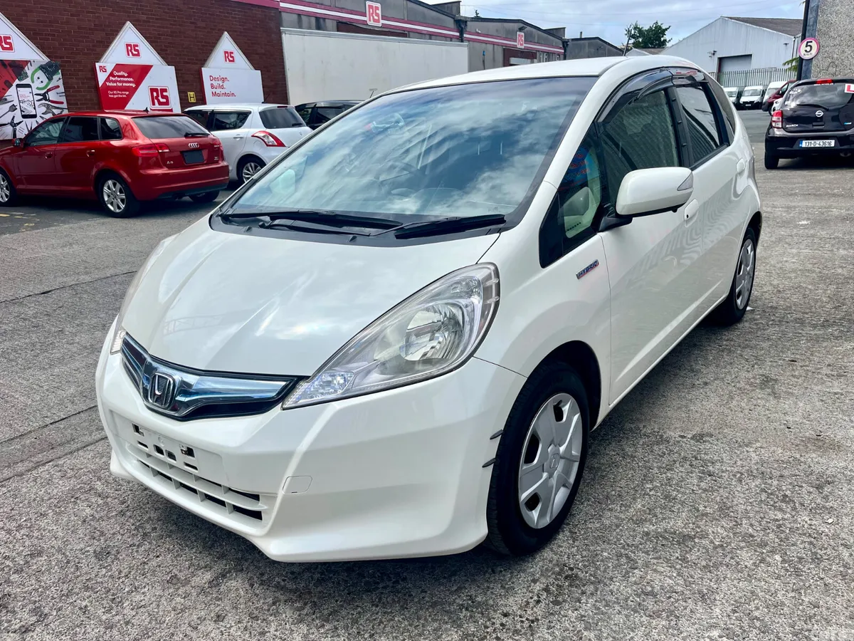 Honda Fit Hatchback, Petrol Hybrid, 2013, White