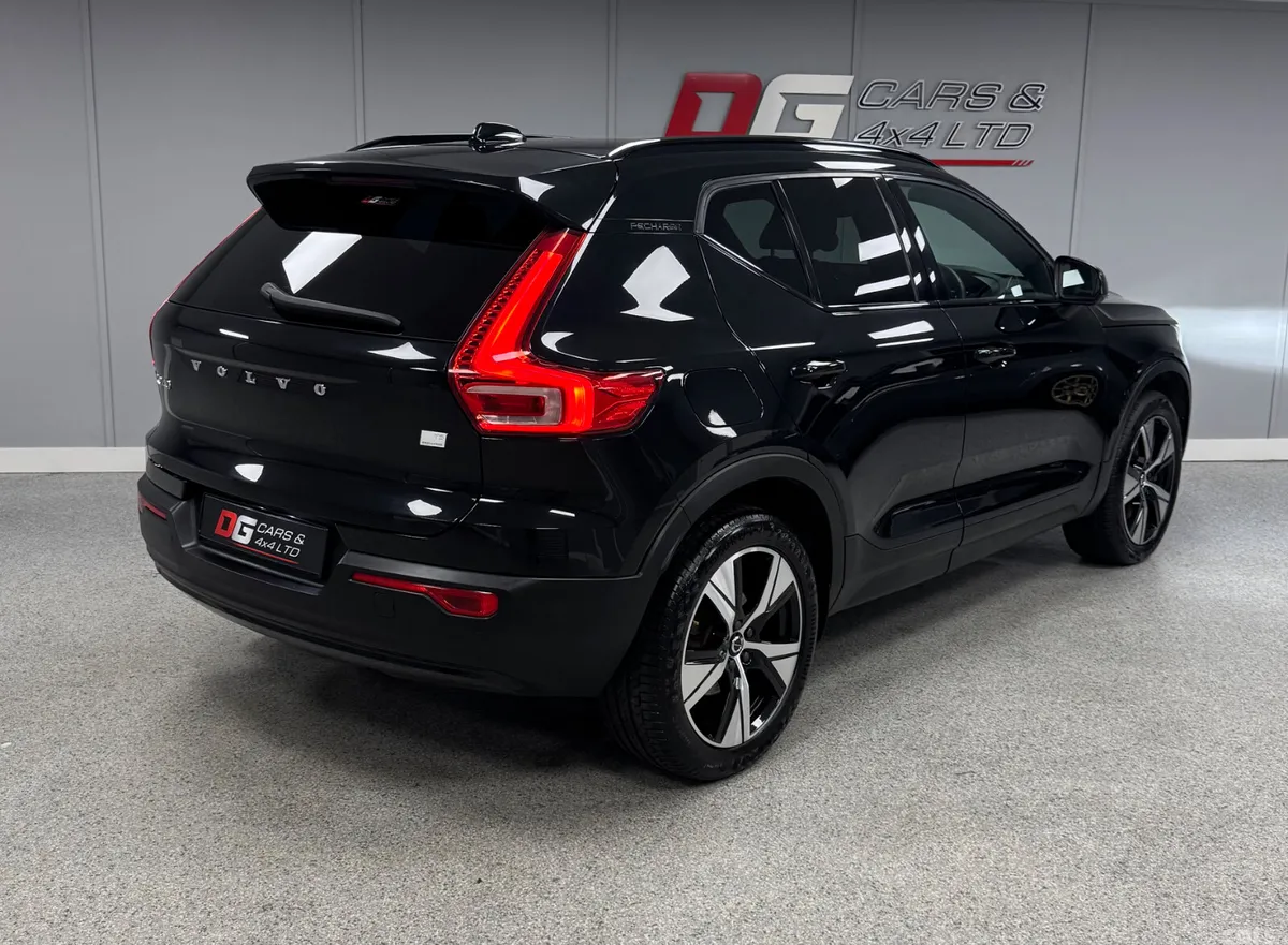 Volvo XC40 SUV, Petrol Hybrid, 2022, Black