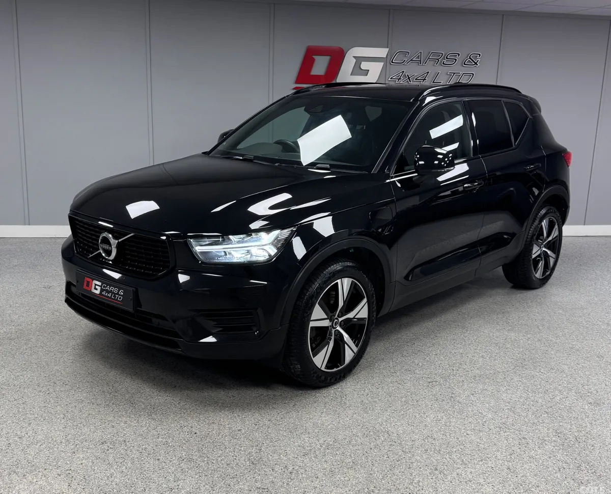 Volvo XC40 SUV, Petrol Hybrid, 2022, Black