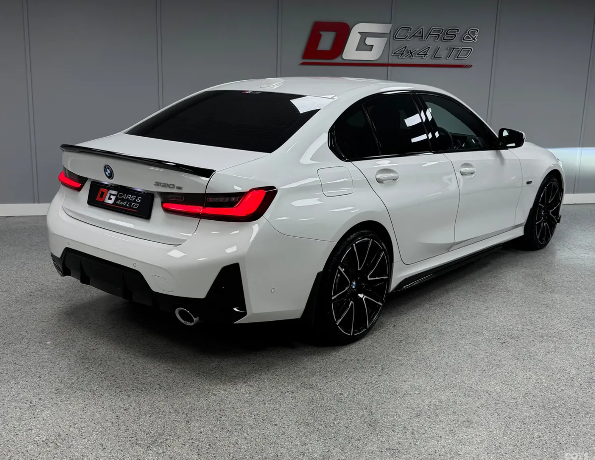 BMW 3-Series Saloon, Petrol Hybrid, 2022, White