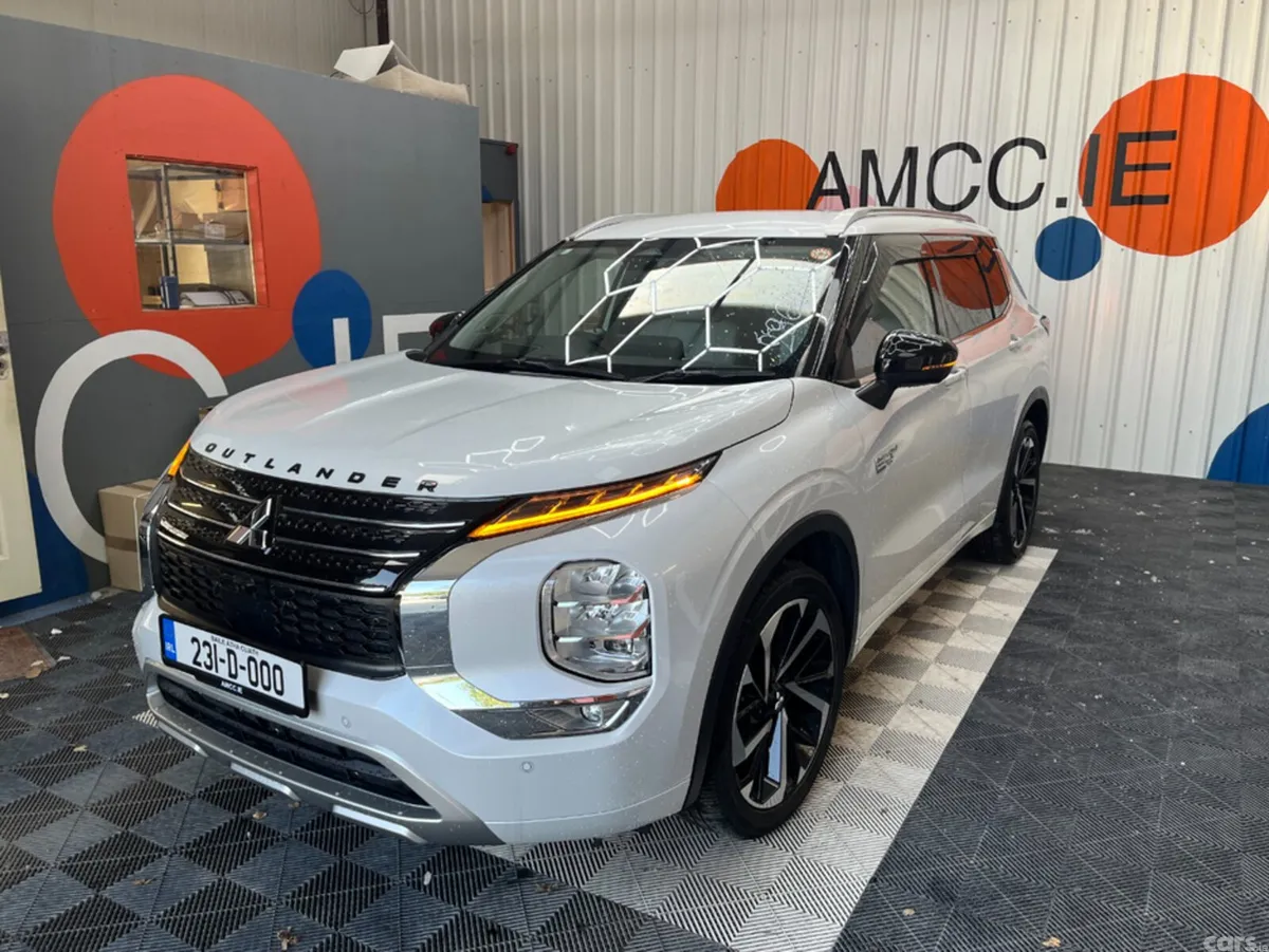 Mitsubishi Outlander SUV, Petrol Plug-in Hybrid, 2023, White