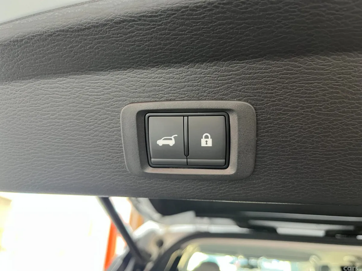 Mitsubishi Outlander SUV, Petrol Plug-in Hybrid, 2023, White