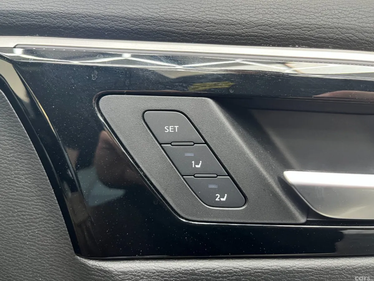 Mitsubishi Outlander SUV, Petrol Plug-in Hybrid, 2023, White