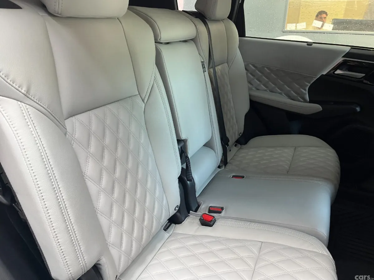 Mitsubishi Outlander SUV, Petrol Plug-in Hybrid, 2023, White