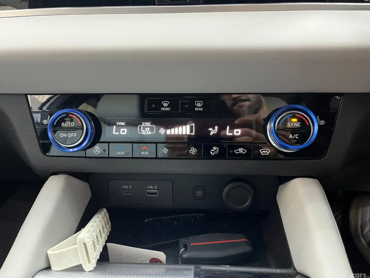 Mitsubishi Outlander SUV, Petrol Plug-in Hybrid, 2023, White