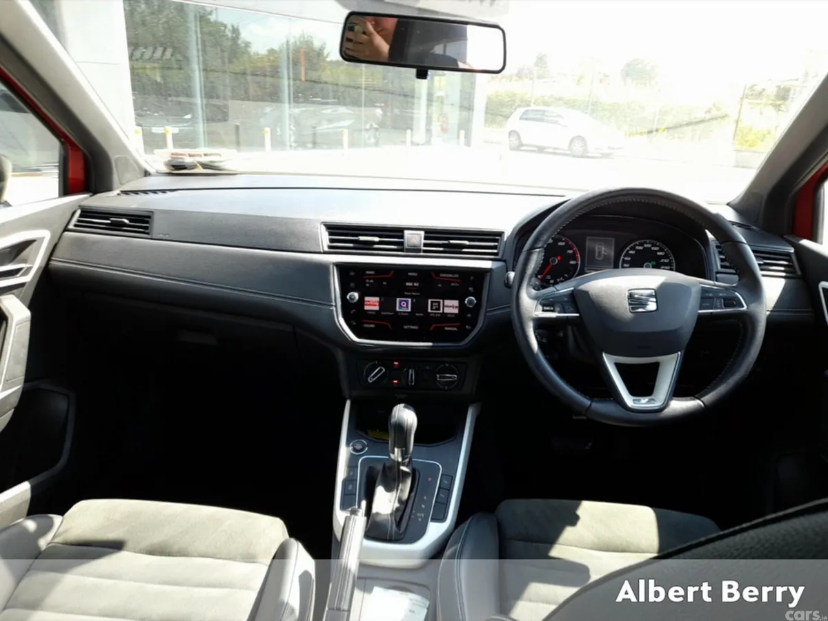SEAT Arona Hatchback, Petrol, 2020, Red