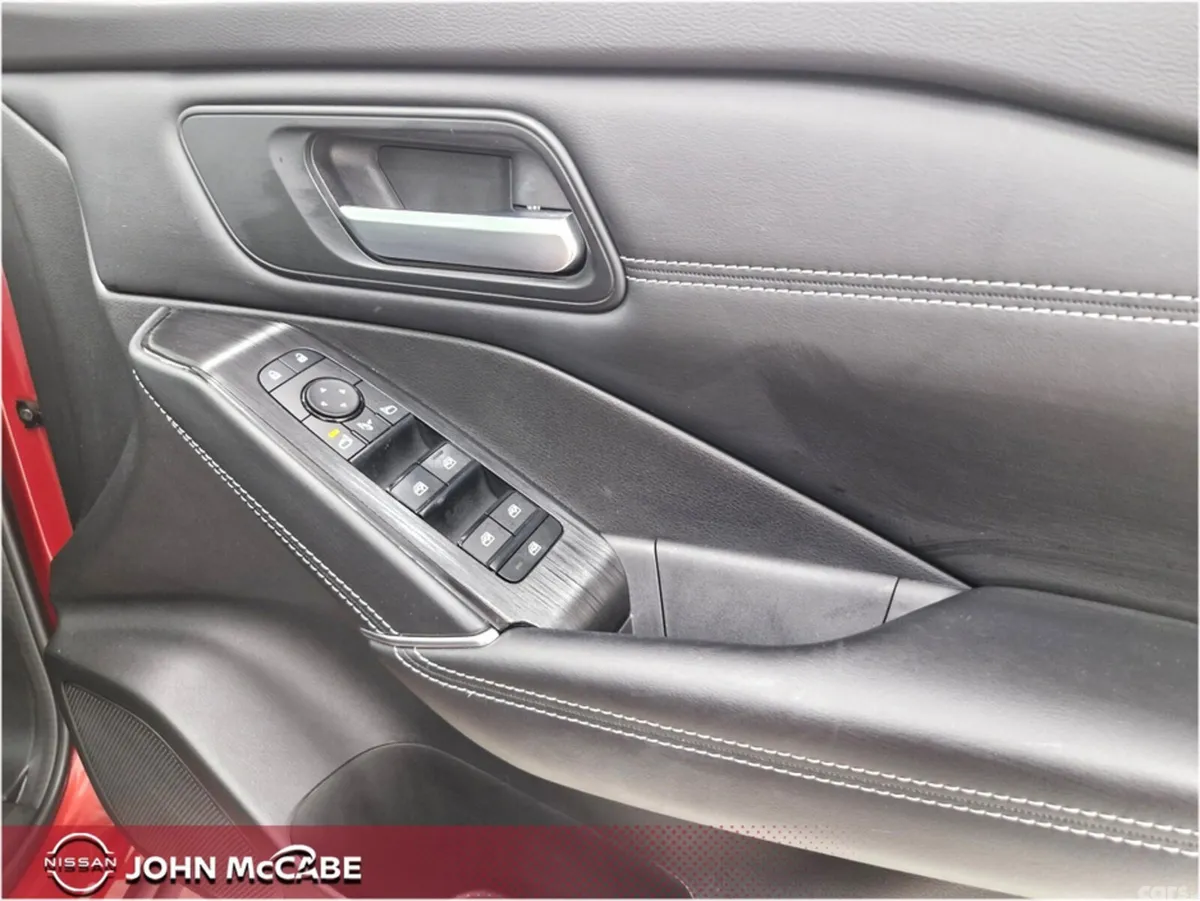 Nissan Qashqai MPV, Petrol Hybrid, 2024, Red