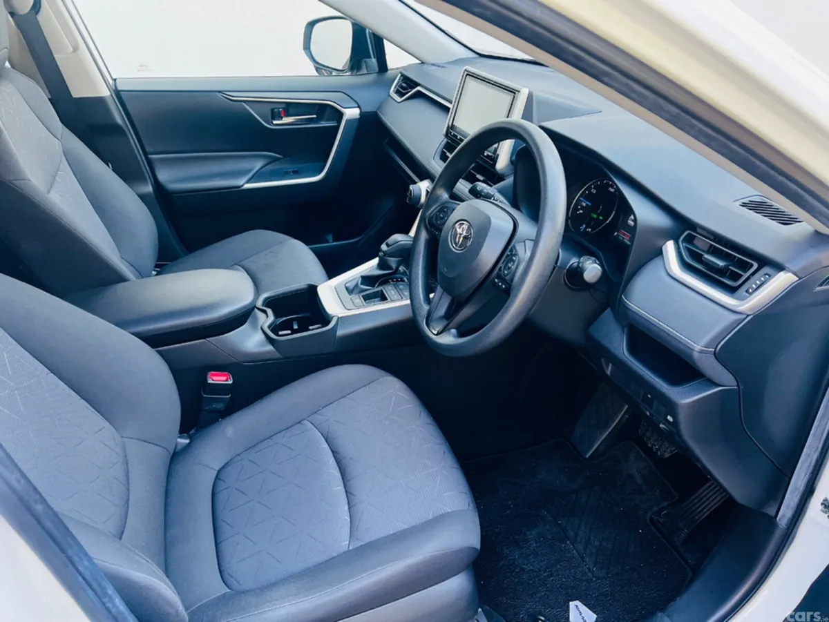 Toyota RAV4 SUV, Petrol Hybrid, 2022, White