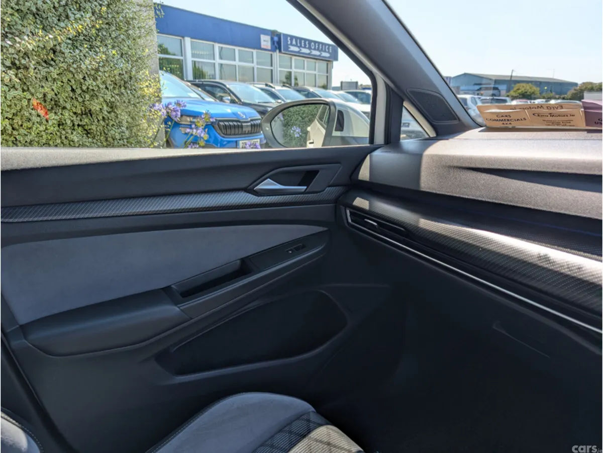 Volkswagen Golf Estate, Diesel, 2023, White