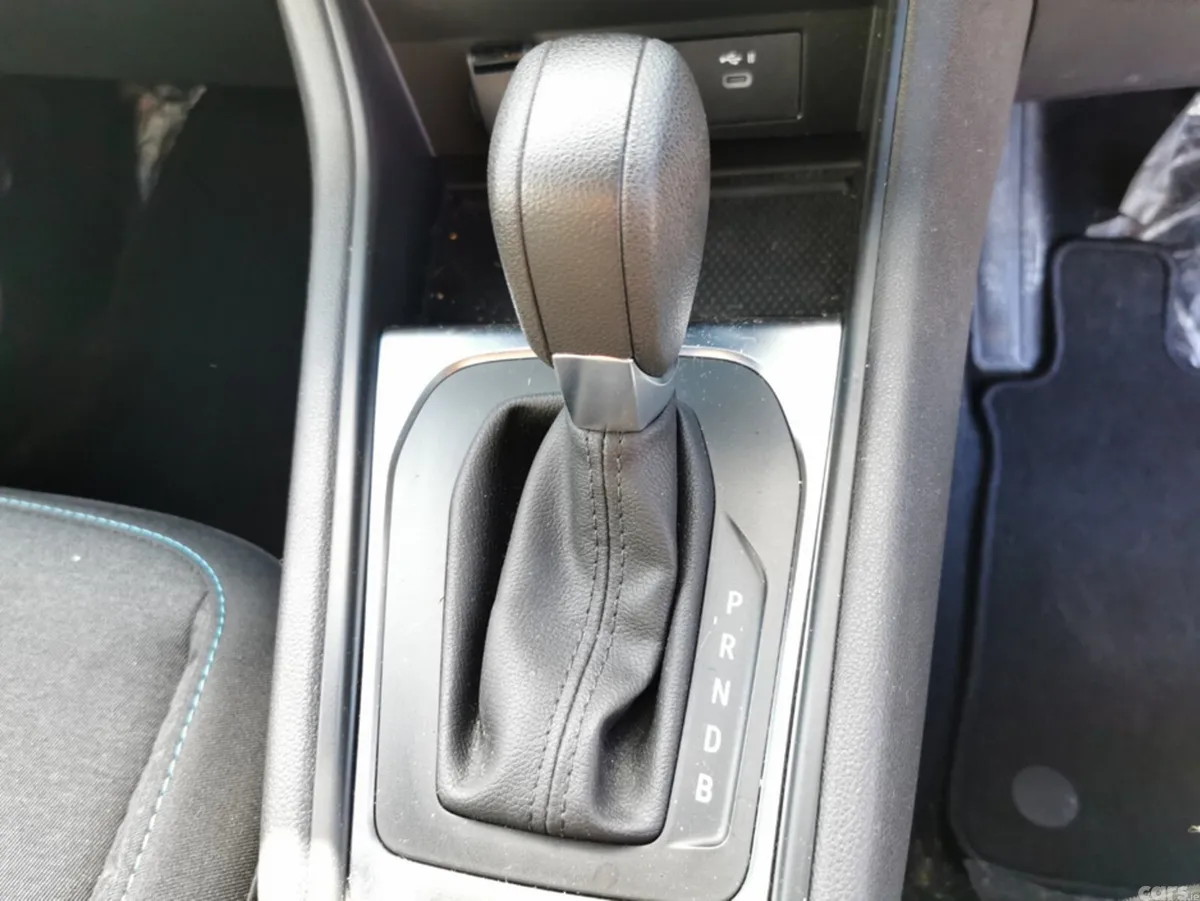 Renault Captur Hatchback, Petrol Hybrid, 2025, Blue
