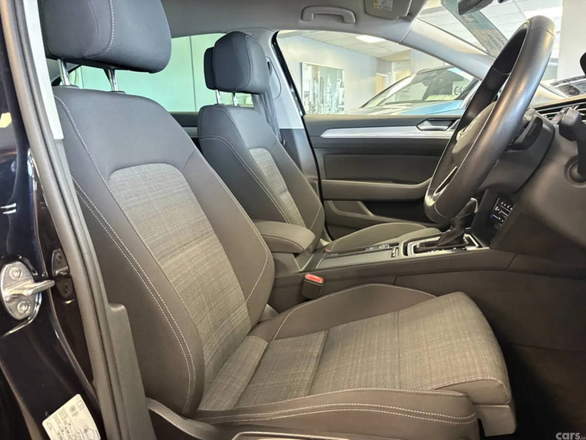 Volkswagen Passat Saloon, Diesel, 2022, Black