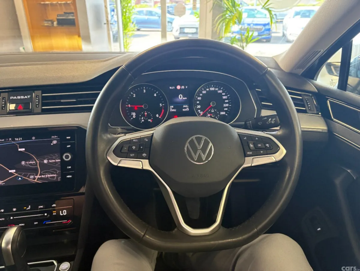 Volkswagen Passat Saloon, Diesel, 2022, Black