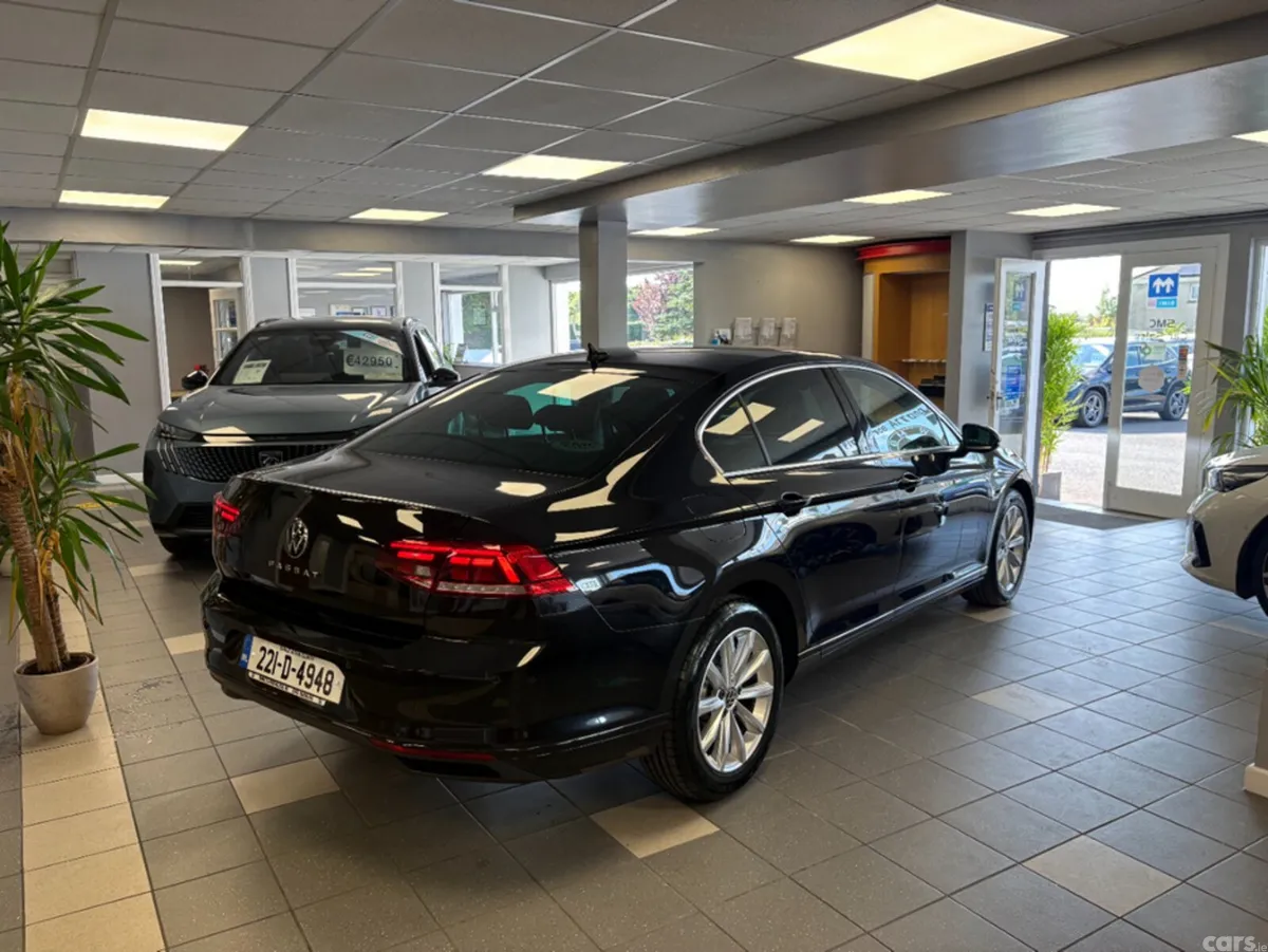 Volkswagen Passat Saloon, Diesel, 2022, Black