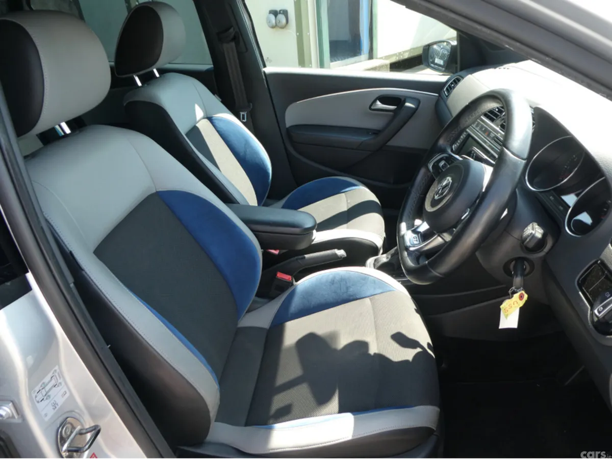 Volkswagen Polo Hatchback, Petrol, 2015, Silver