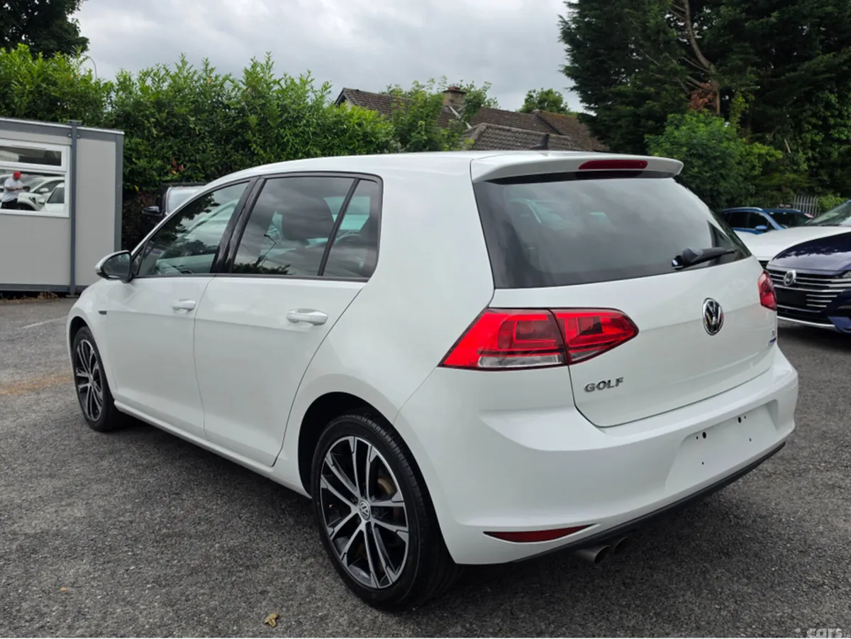 Volkswagen Golf Hatchback, Petrol, 2015, White