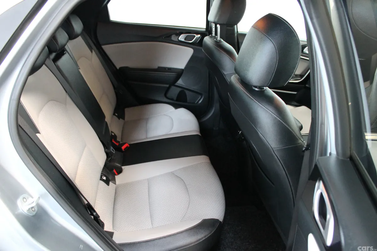 Kia XCeed Hatchback, Diesel, 2021, Grey