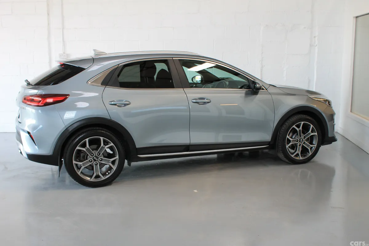 Kia XCeed Hatchback, Diesel, 2021, Grey