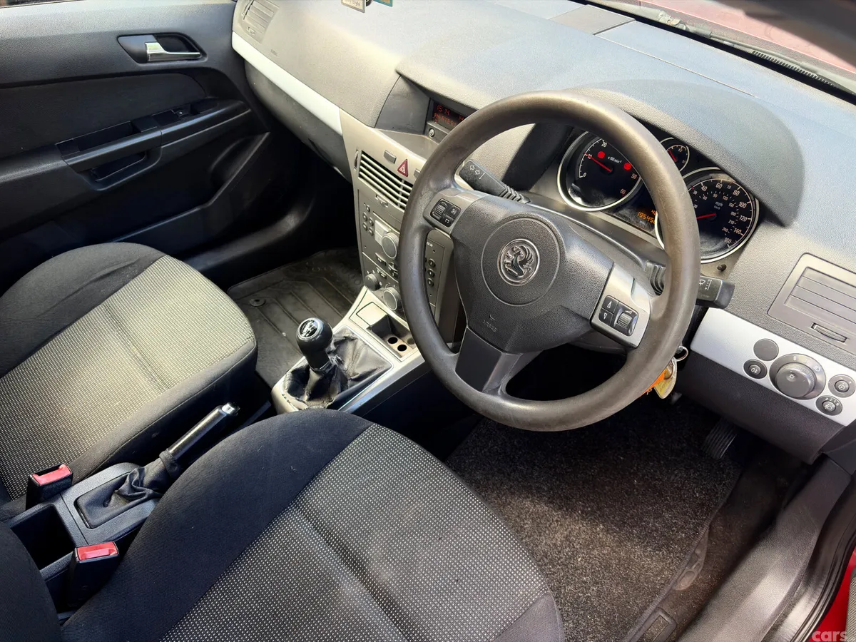 Opel Astra Hatchback, Diesel, 2006, Red
