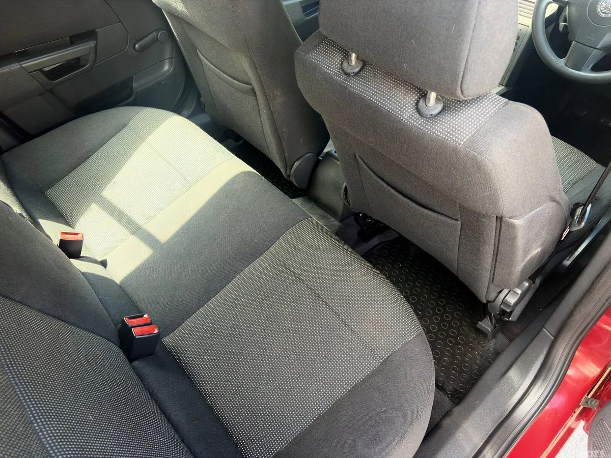 Opel Astra Hatchback, Diesel, 2006, Red