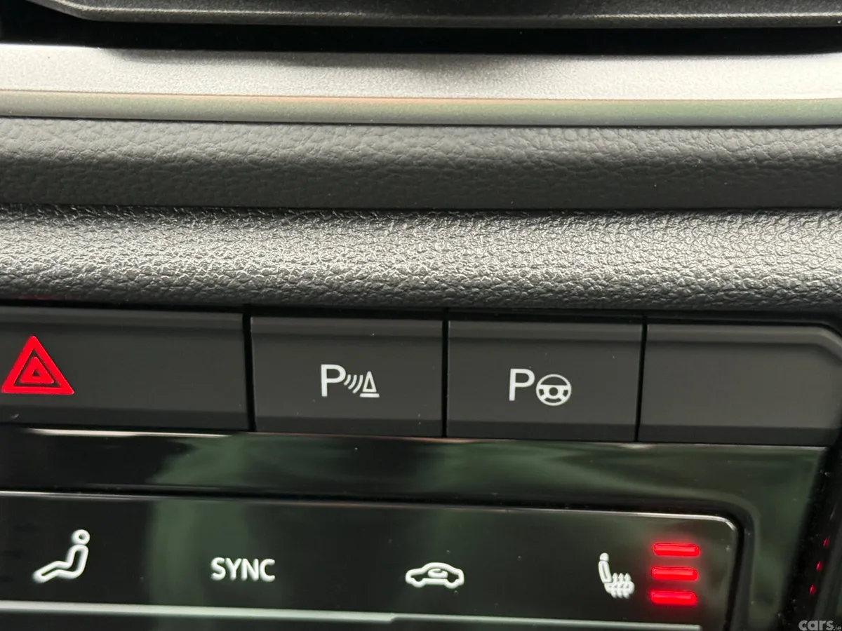 Volkswagen T-Roc SUV, Diesel, 2024, White
