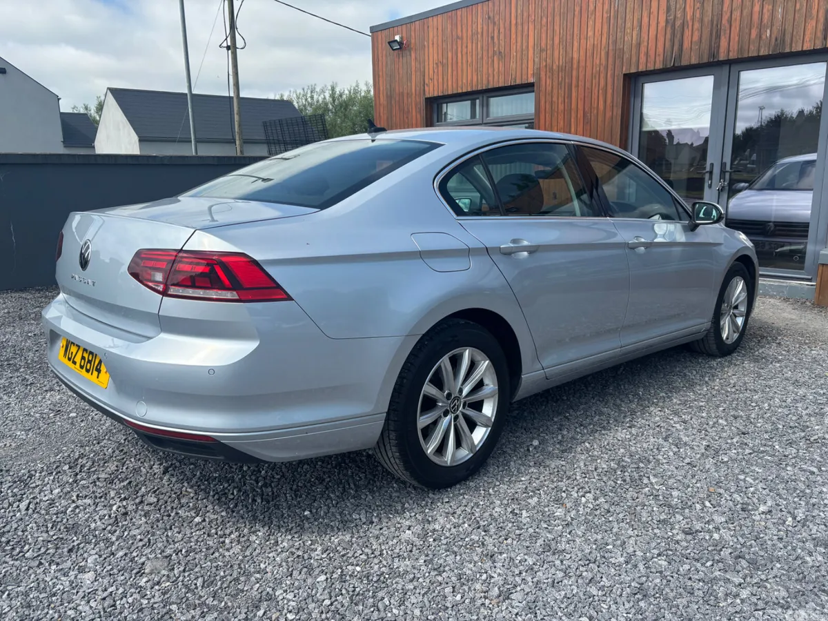 Volkswagen Passat Saloon, Diesel, 2022, Silver