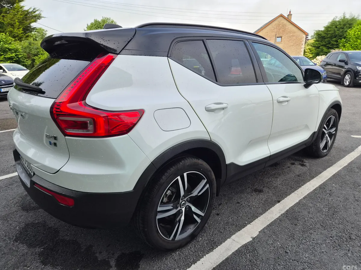 Volvo XC40 SUV, Petrol Hybrid, 2020, White