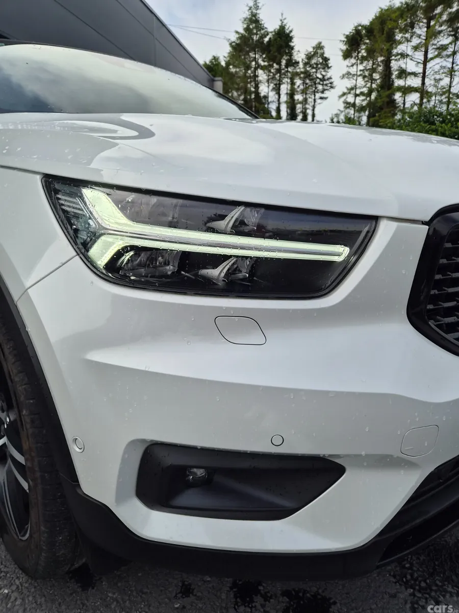 Volvo XC40 SUV, Petrol Hybrid, 2020, White