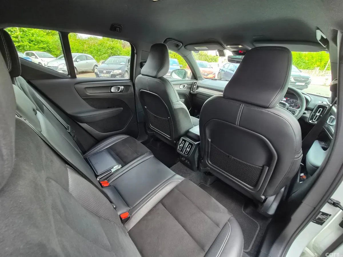 Volvo XC40 SUV, Petrol Hybrid, 2020, White