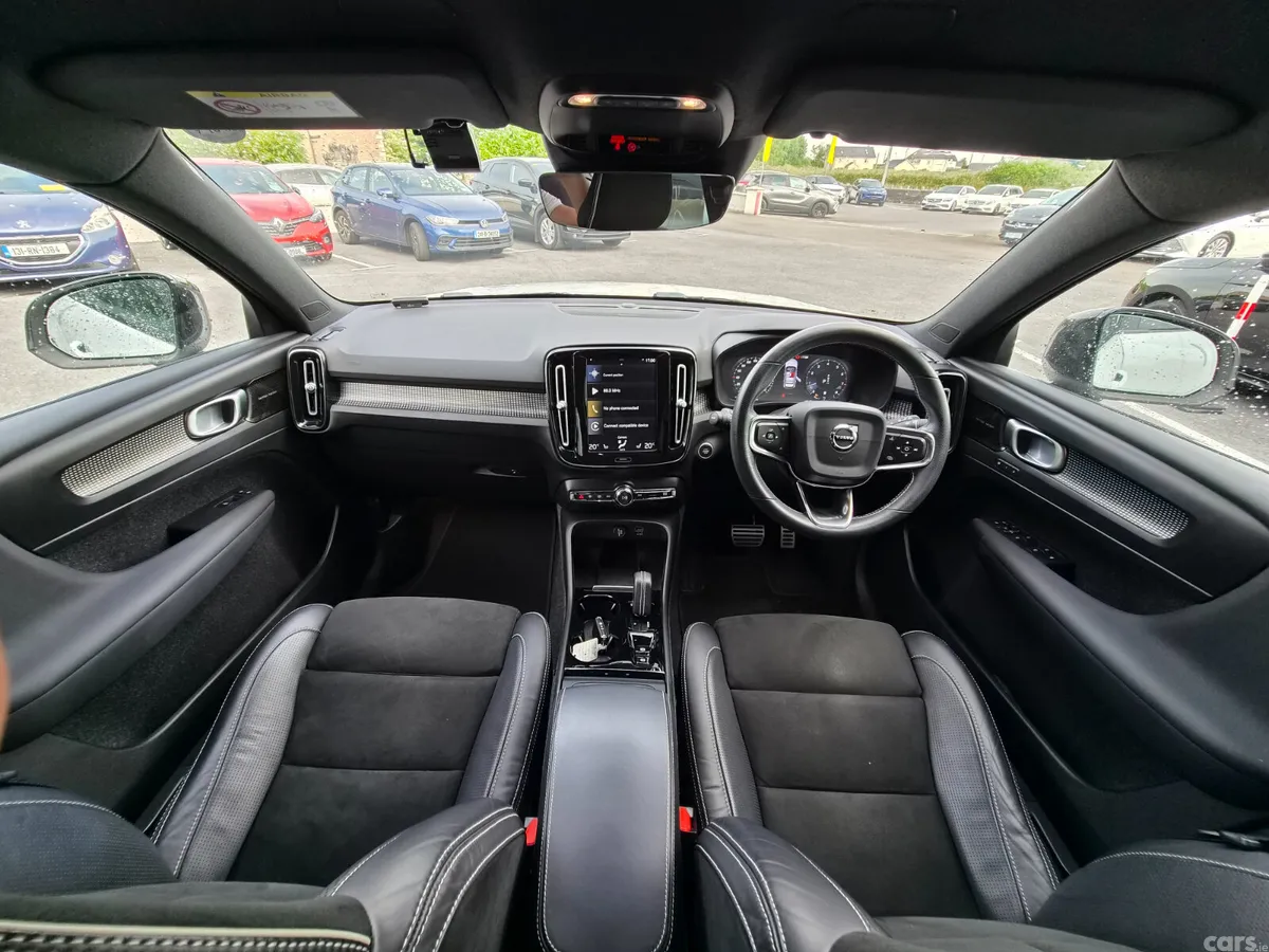 Volvo XC40 SUV, Petrol Hybrid, 2020, White