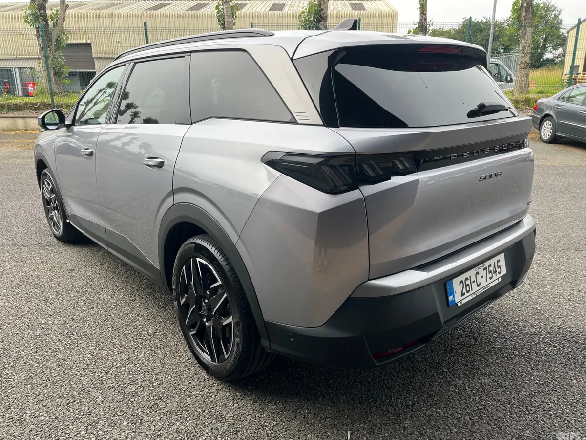Peugeot 5008 MPV, Petrol Hybrid, 2026, Blue